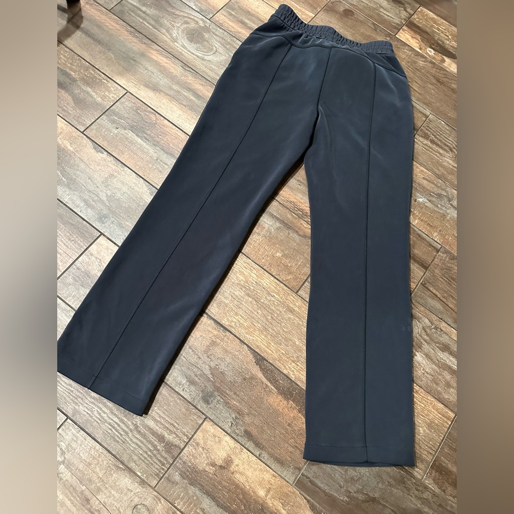 Lululemon women’s soft stream Sweatpant size 6 - Picture 7 of 8